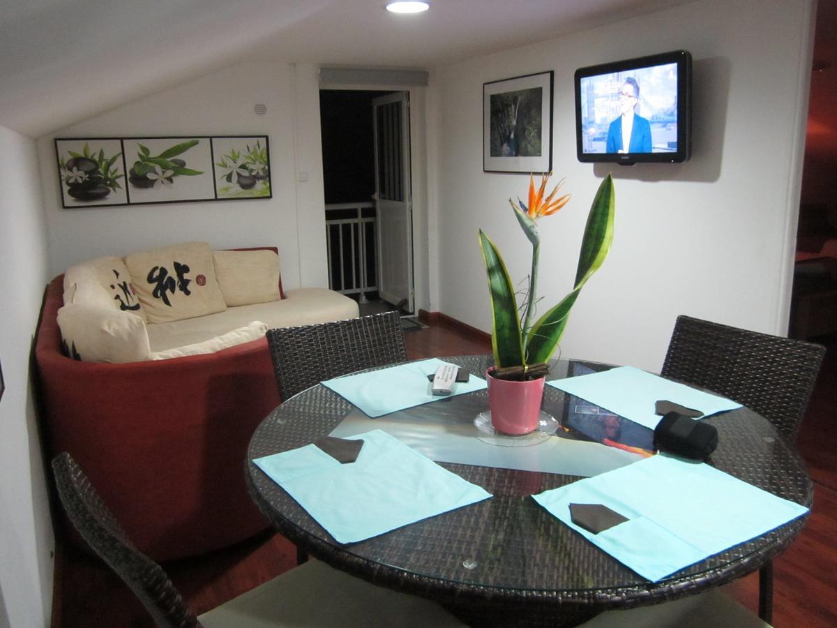 Le Colibri Bed & Breakfast Le Dix-Septieme ภายนอก รูปภาพ